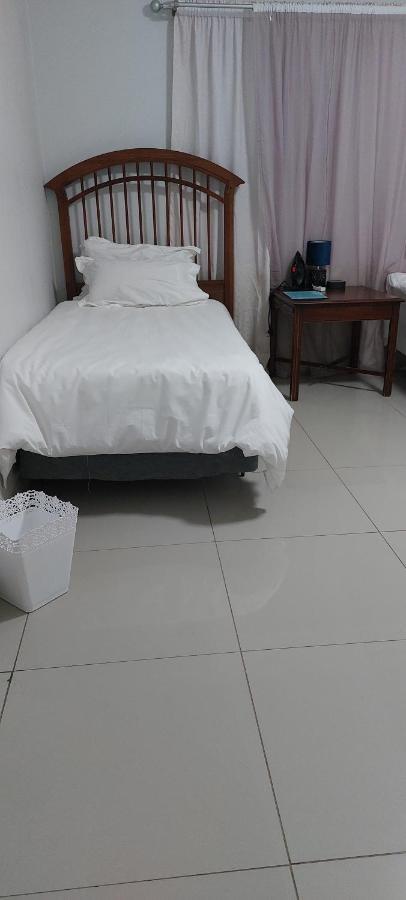 Special Inn Bed And Breakfast Windhoek Exterior photo